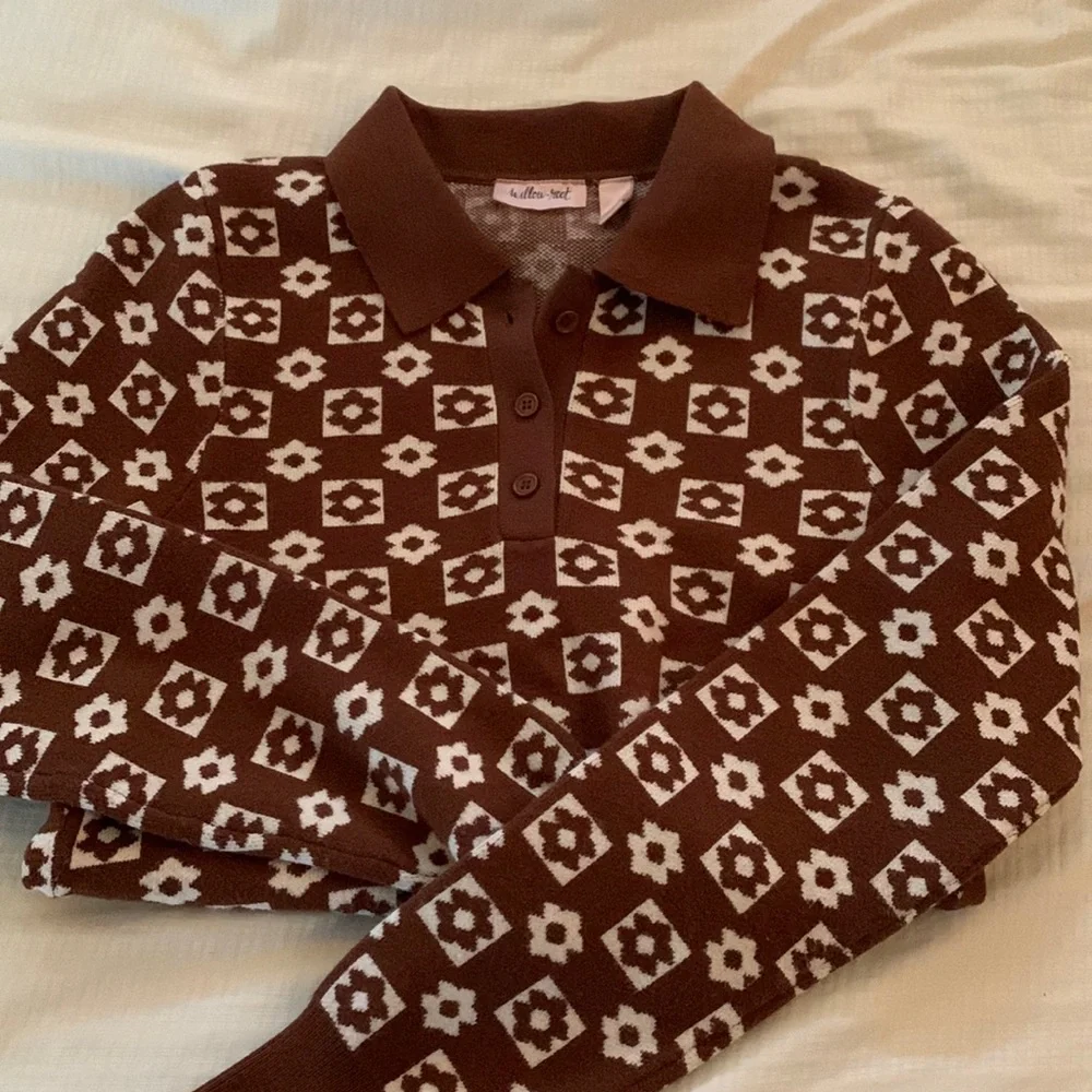 Sweater - Picture 1 of 3